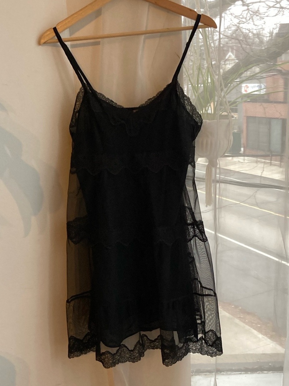 Victoria’s Secret chantilly lace tulle dress - size S - Picture 2 of 7